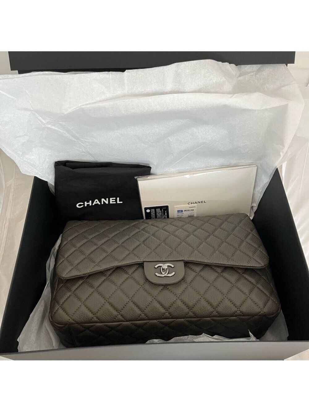 CHANEL XXL Jumbo Classic Flap Bag - Picture 2 of 16